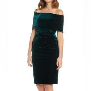 Vince Camuto Green Velvet Off The Shoulder Dress